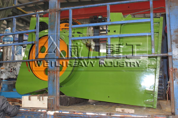 80噸固定臺(tái)乘沖床裝車發(fā)貨