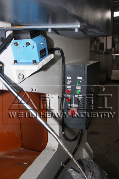 深喉沖床細(xì)節(jié)