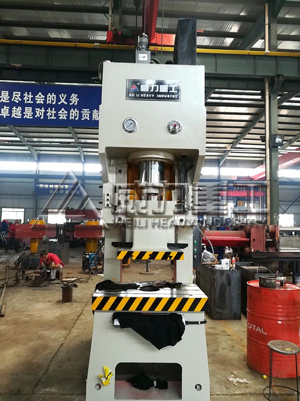 100噸氣動沖床車間