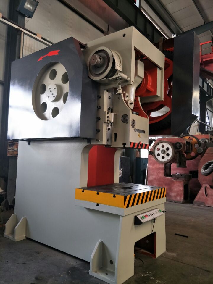 200噸普通機(jī)械沖床